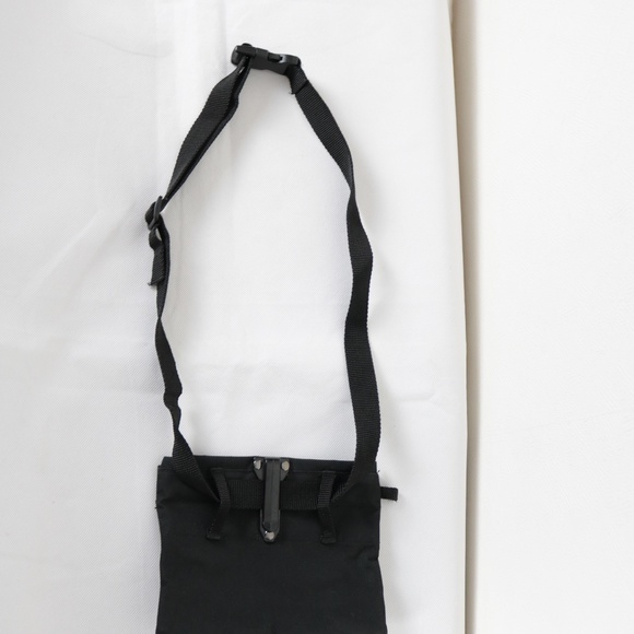 PetSafe Dog Training Mini Treat Sport Pouch with Adjustable Nylon Waist Belt - Picture 8 of 11